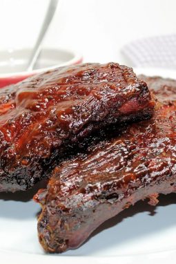 Spare Ribs vom Grill mit Barbecue-Sauce