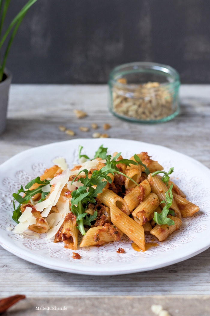 Penne mit rotem Pesto