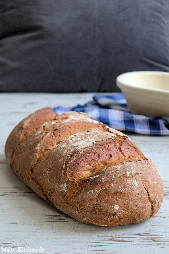 Mein erstes selbstgebackenes Brot - ich liebe das Schätzchen!
