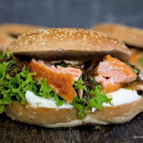 Rezept Bagel mit Lachs, Frischkäse und Honig-Senf-Sauce