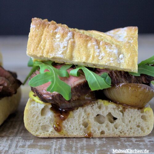 Ein Steak-Zwiebel-Sandwich zum reinbeissen!