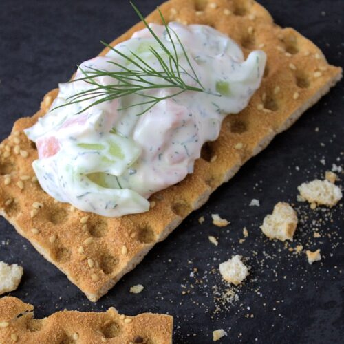 Rezept für einen frischen Räucherlachs Aufstrich mit Gurke
