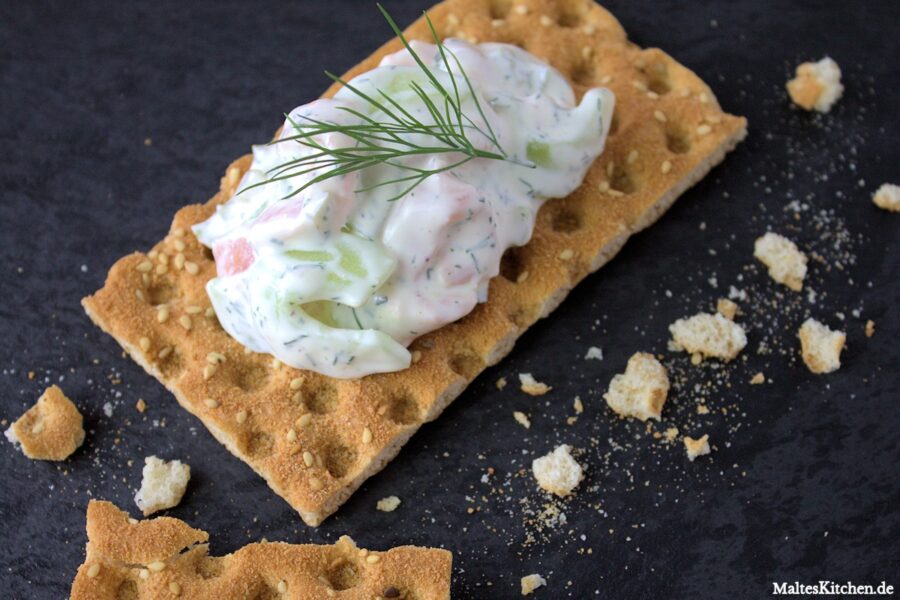 Rezept für einen frischen Räucherlachs Aufstrich mit Gurke