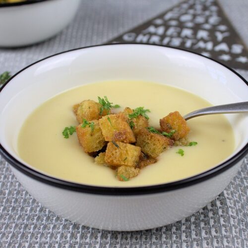 Rezept für eine weihnachtliche Kartoffel-Pastinaken-Suppe