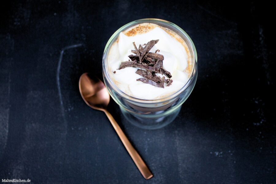 Rezept für eine heiße Schokolade mit Orangen und Kardamom