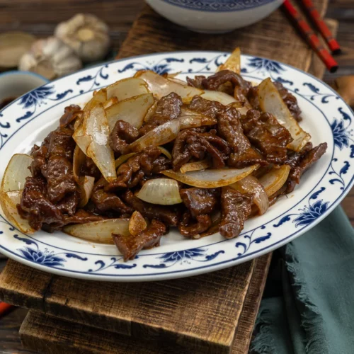 Rindfleisch mit Zwiebeln