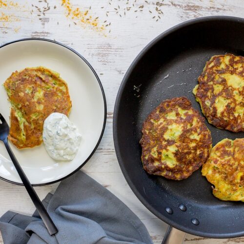 Lauchpuffer mit Kräuter-Dip