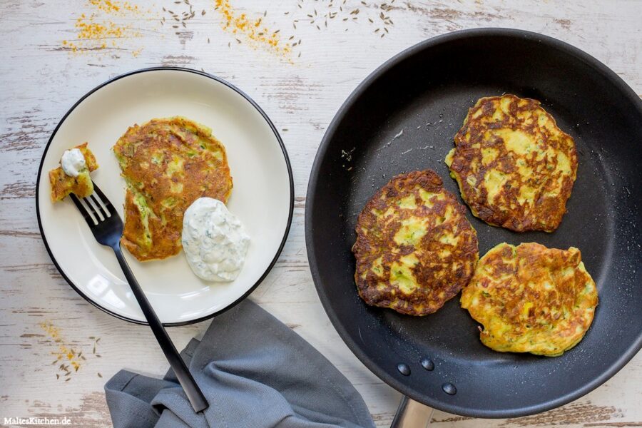 Lauchpuffer mit Kräuter-Dip