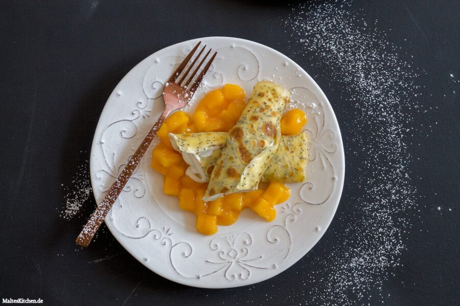 Rezept für Mohn-Crepes mit Mango & Quark