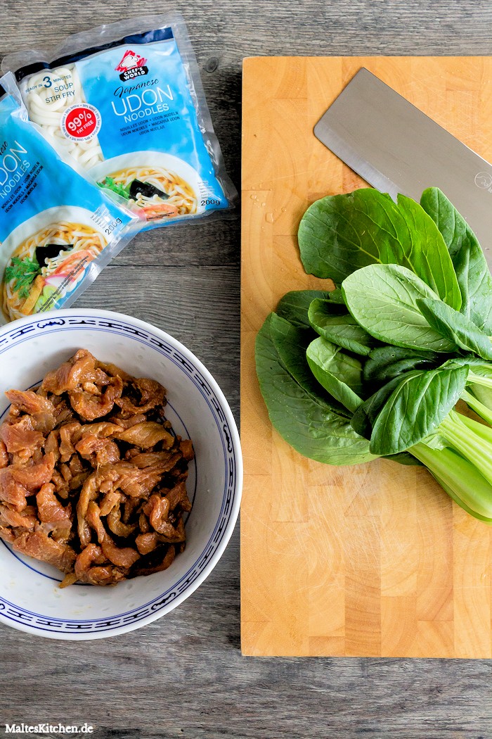 Udon Nudeln, Schweinefleisch, Pak Choi