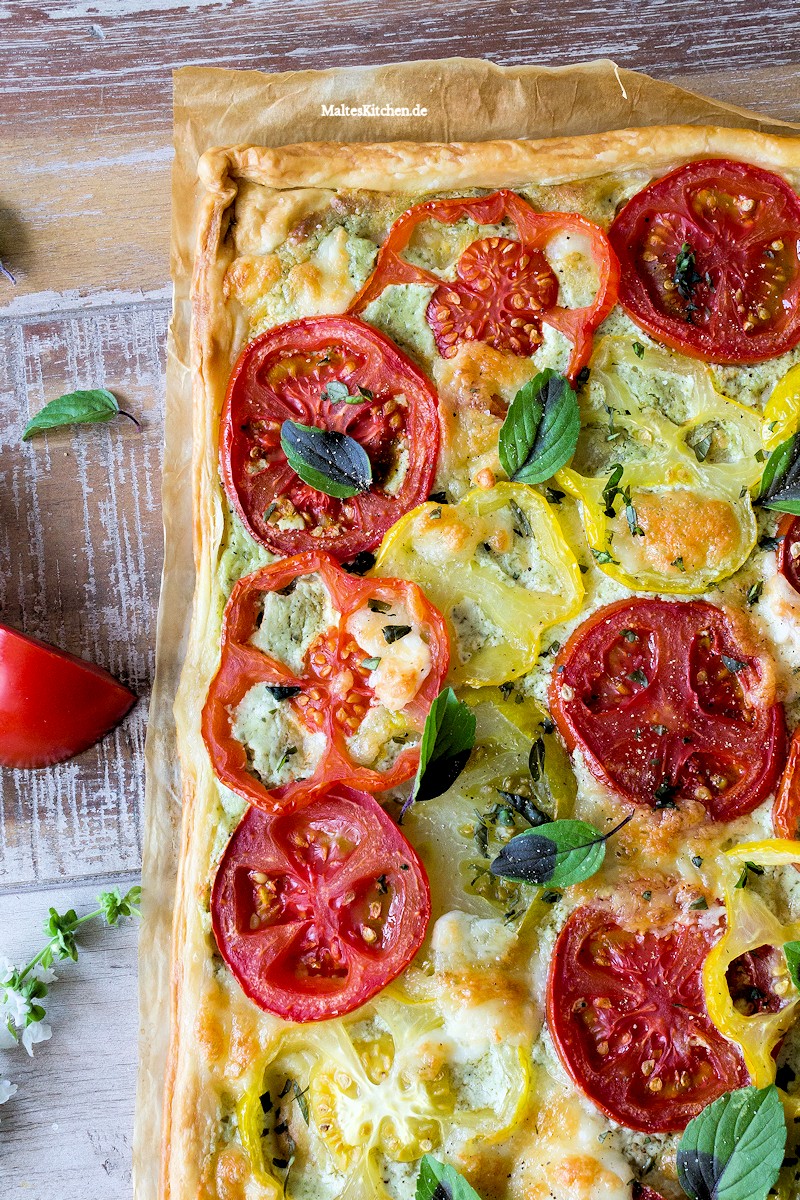 Tomatentarte mit Basilikum und Ricotta