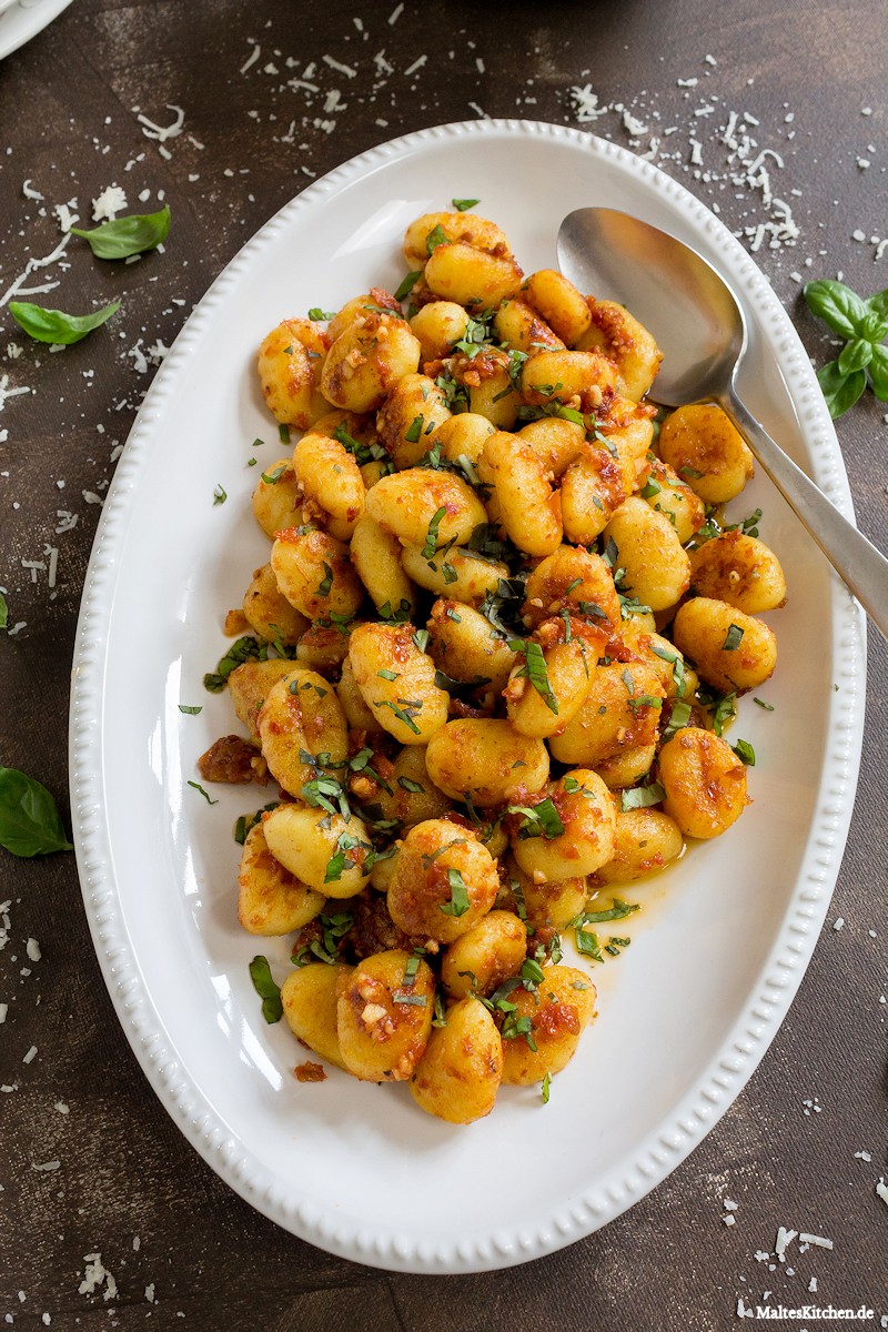 Gnocchi mit Pesto aus Tomaten und Cashew