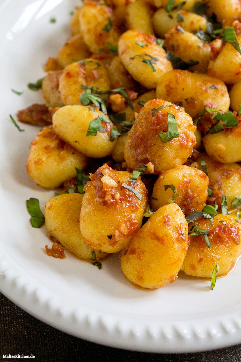 Leckere Gnocchi mit Pesto