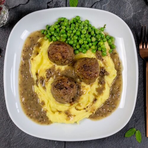Rezept für Hackbällchen mit Cheddar und Bratensauce
