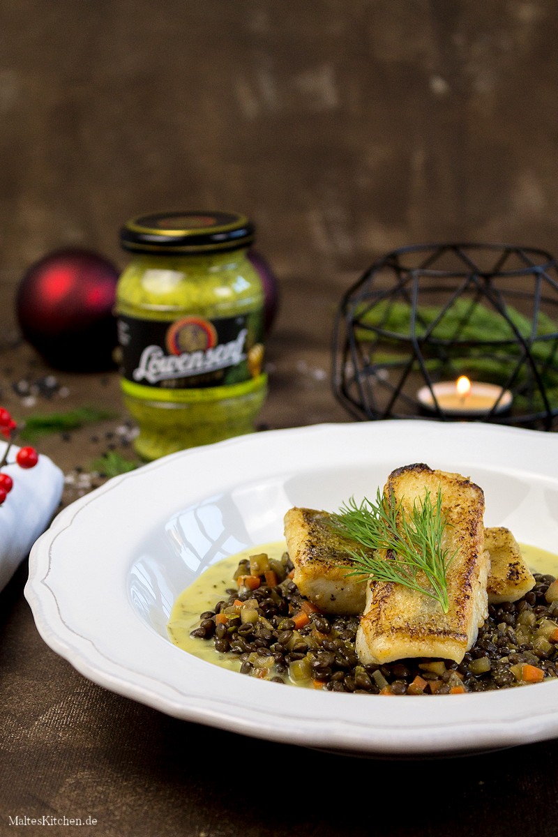 Zander auf Linsengemüse mit einer Dill-Senf-Sauce