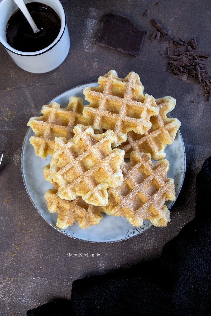 Churros-Waffeln mit Zimt & Zucker bestreut