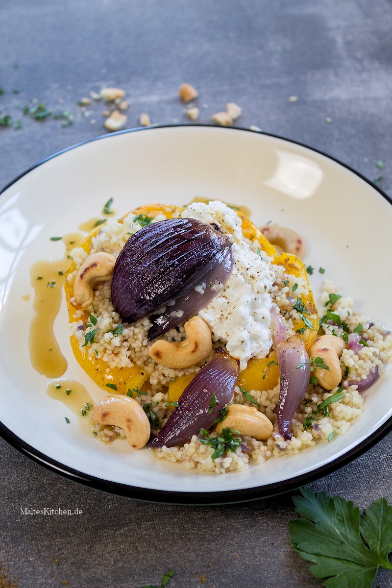 Gefüllte Paprika aus dem Ofen mit Couscous