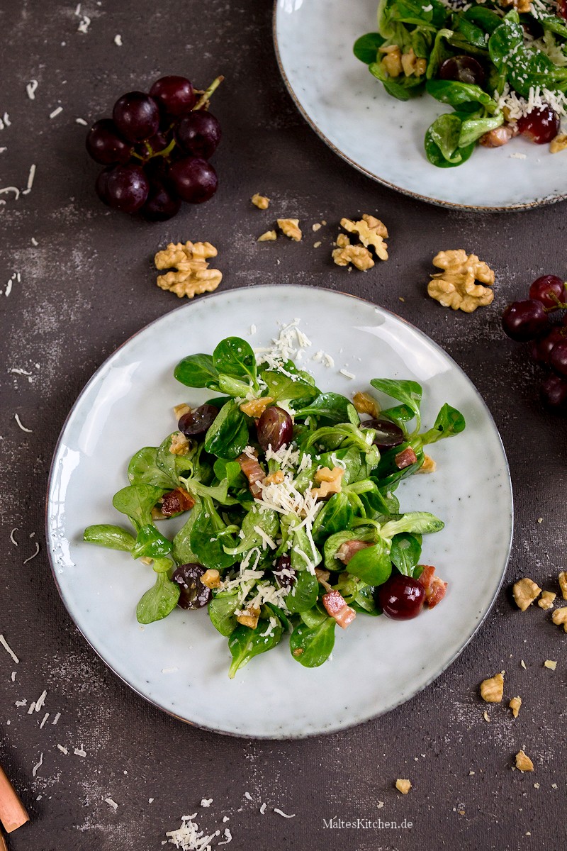 Feldsalat mit Trauben-Speck-Vinaigrette