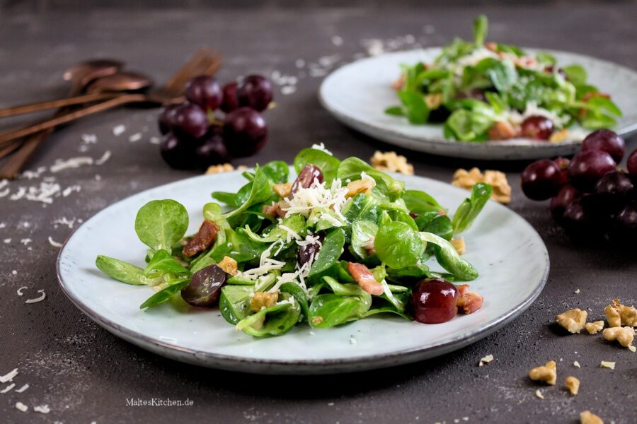 Rezept für einen Feldsalat mit einer Trauben-Speck-Vinaigrette