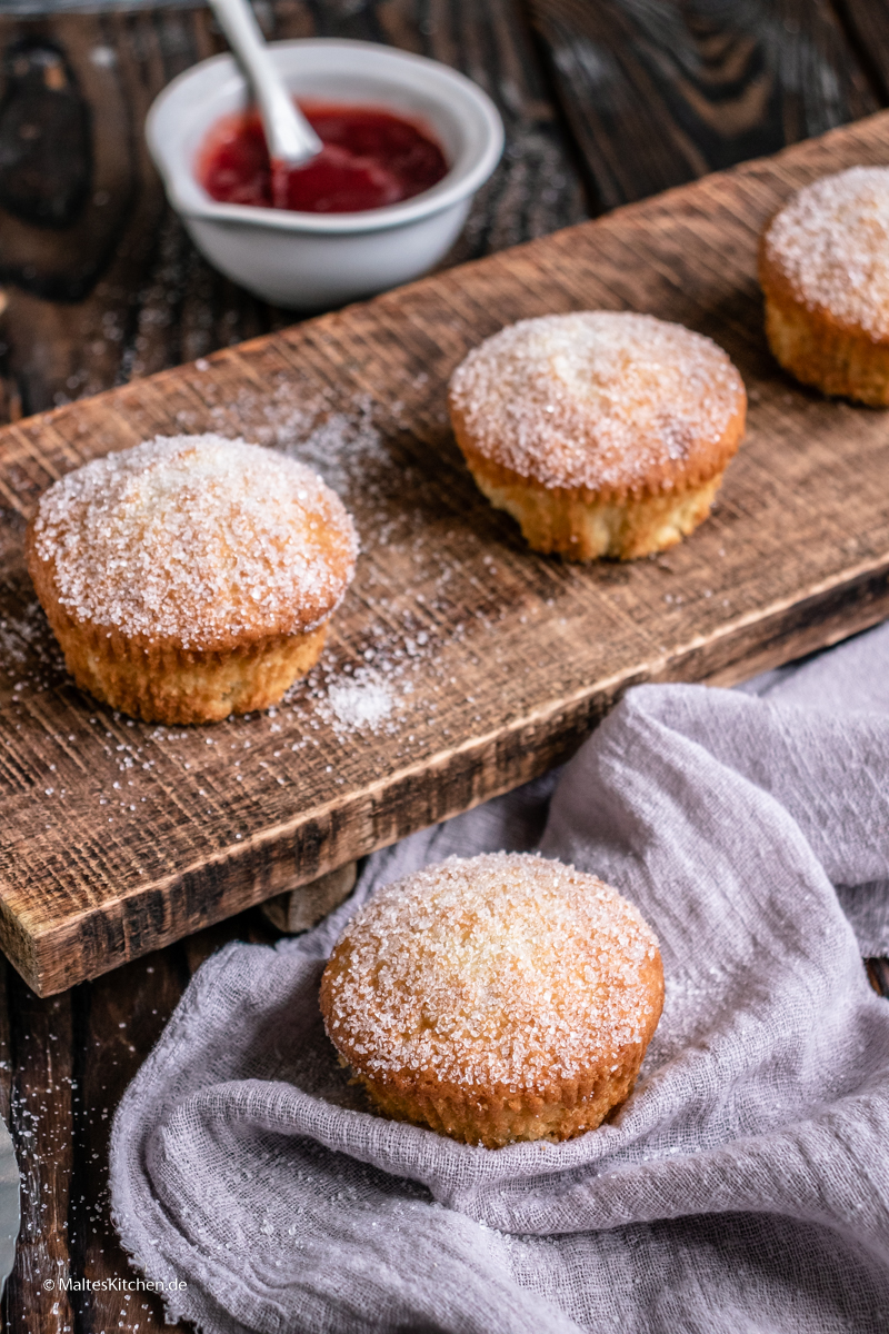Fluffige Muffins mit Marmeladenfüllung