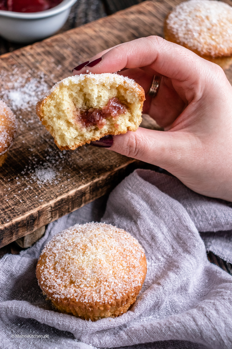 Mit Marmelade gefüllte Muffins
