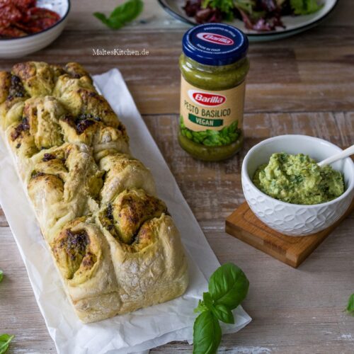 Rezept für ein Zupfbrot mit Pesto