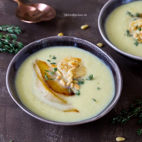 Rezept für eine Lauchsuppe mit karamellisierten Birnen und Ziegenkäse