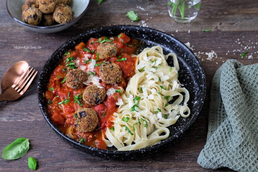 Rezept selbstgemachte Fettuccini mit Tomatensauce