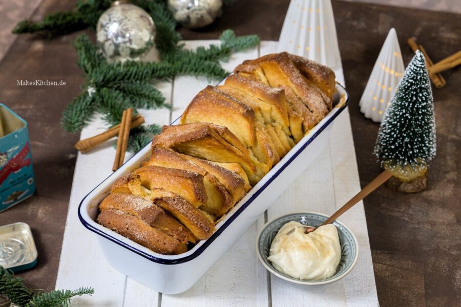 Rezept für ein Zupfbrot mit Zimt und Zucker