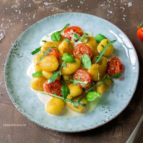 Rezept für Gnocchi mit Käsesauce und Kirschtomaten
