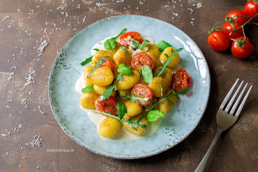 Rezept für Gnocchi mit Käsesauce und Kirschtomaten