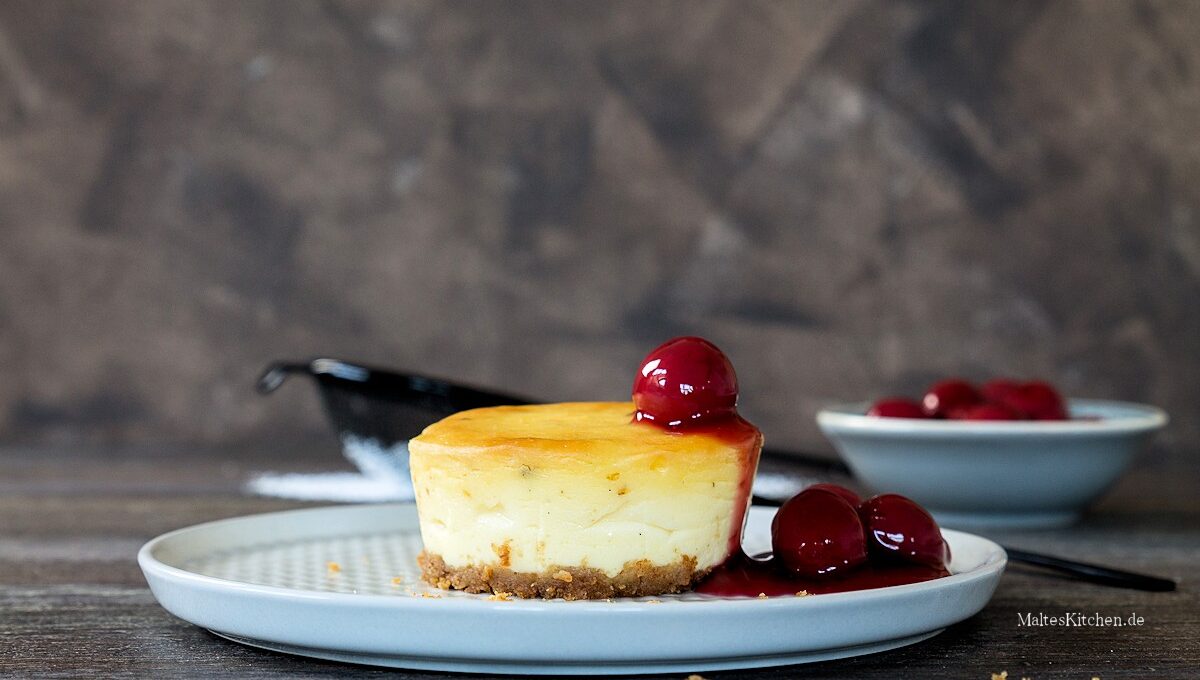 Rezept für Käsekuchen-Törtchen mit Sauerkirschen Kompott