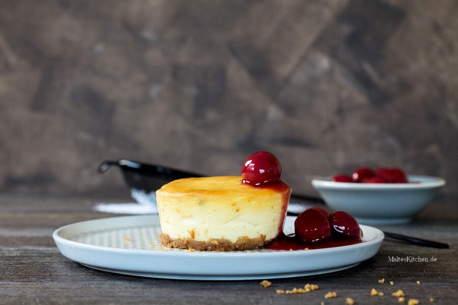 Rezept für Käsekuchen-Törtchen mit Sauerkirschen Kompott