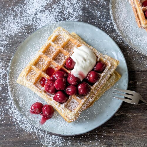 Knusprige Waffeln mit Mascarpone-Creme