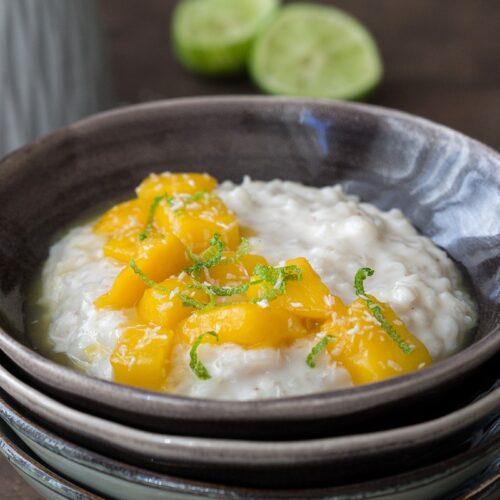 Cremiger Milchreis mit Kokos und Mango