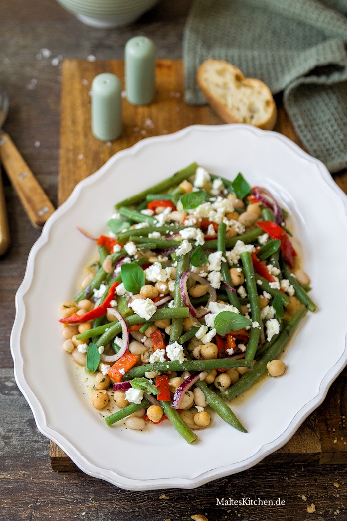 Bohnensalat mit weißen und grünen Bohnen
