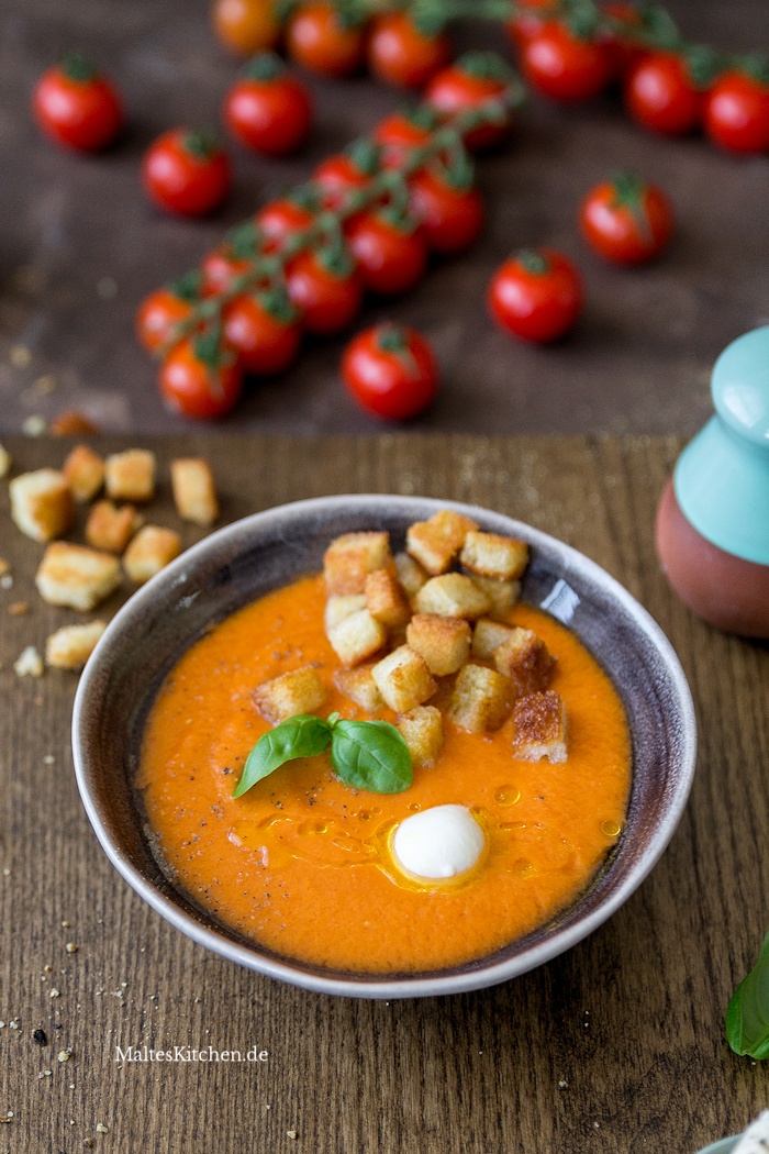 Gazpacho mit Büffelmozzarella