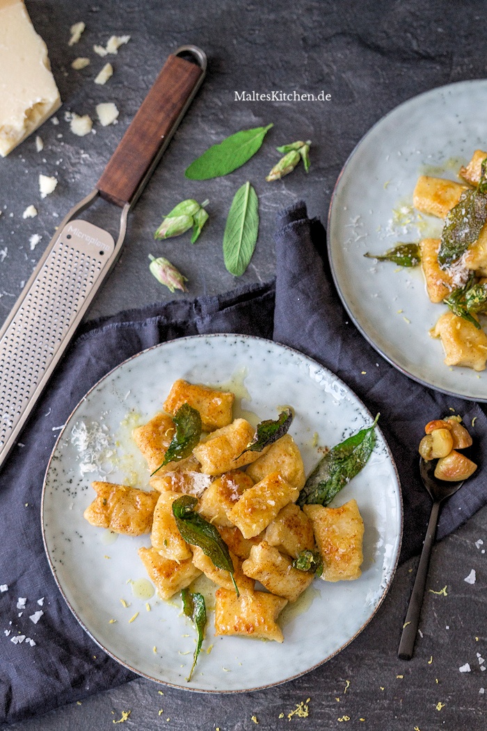 Ricotta-Gnocchi mit Knoblauch und Salbei