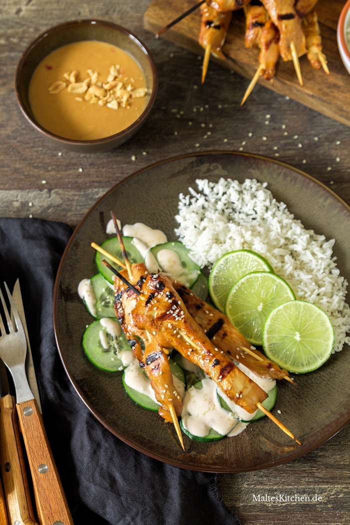 Hähnchen-Saté Spieße mit Erdnusssauce