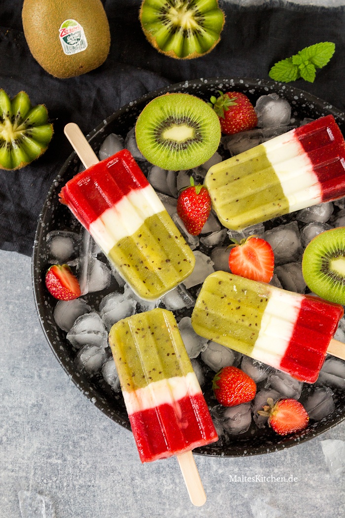Selbstgemachte Posicles mit Zespri Kiwi und Erdbeeren
