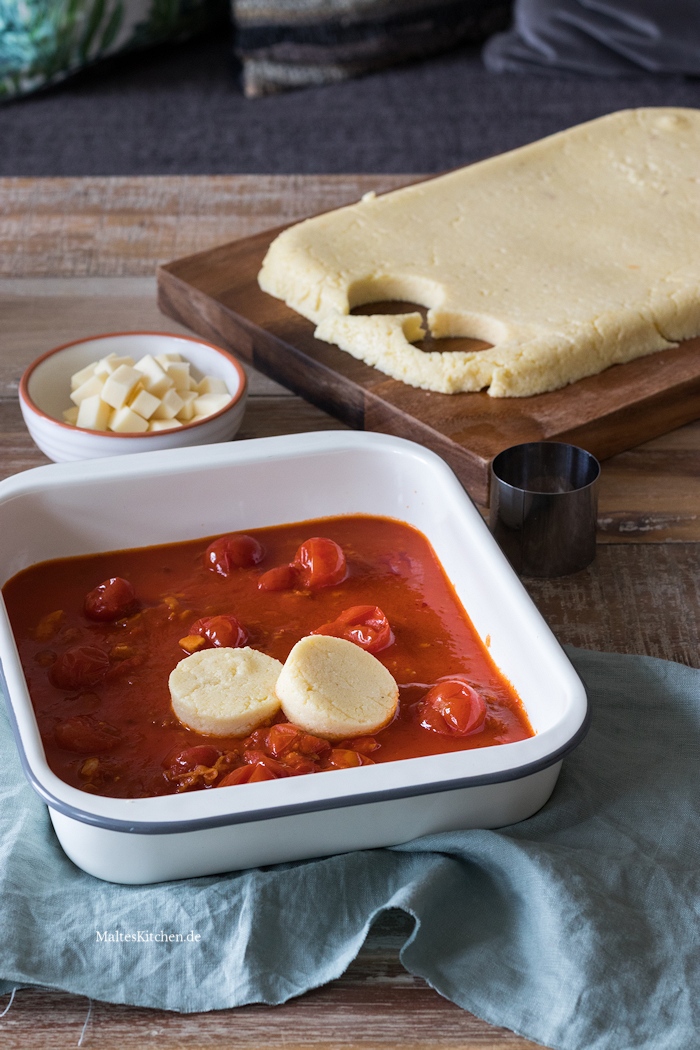 Griess-Gnocchi mit Tomatensauce