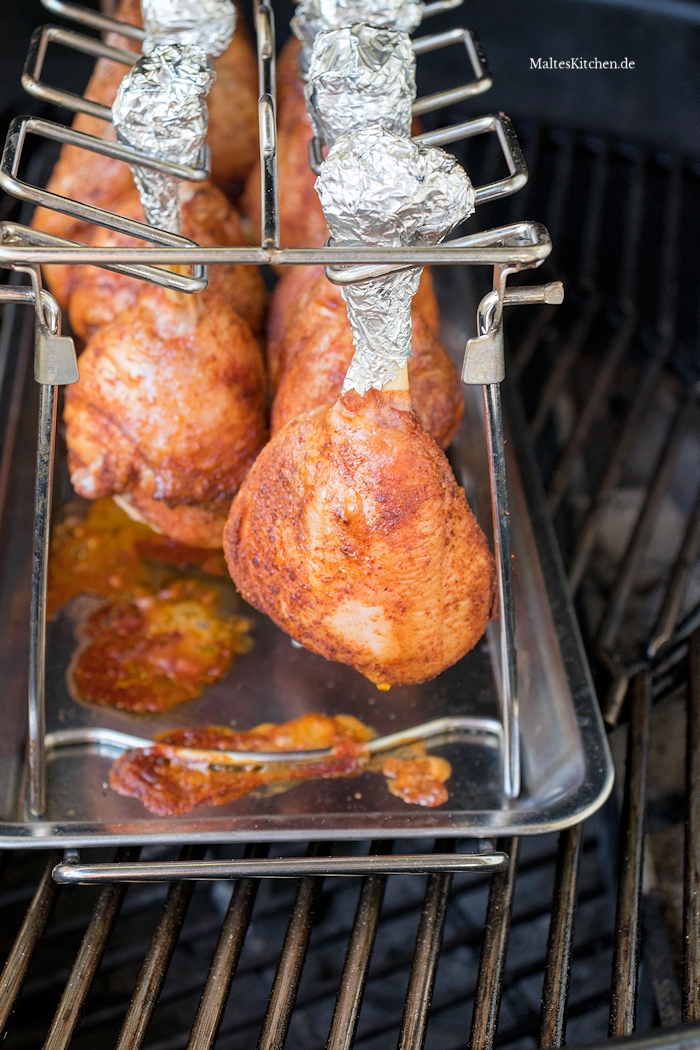 Drumsticks auf dem Kugelgrill