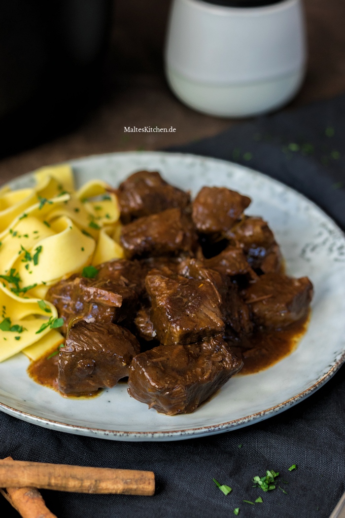 Leckeres Gulasch aus Rindfleisch
