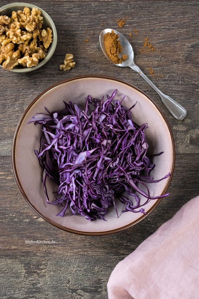 Weihnachtlicher Rotkohlsalat