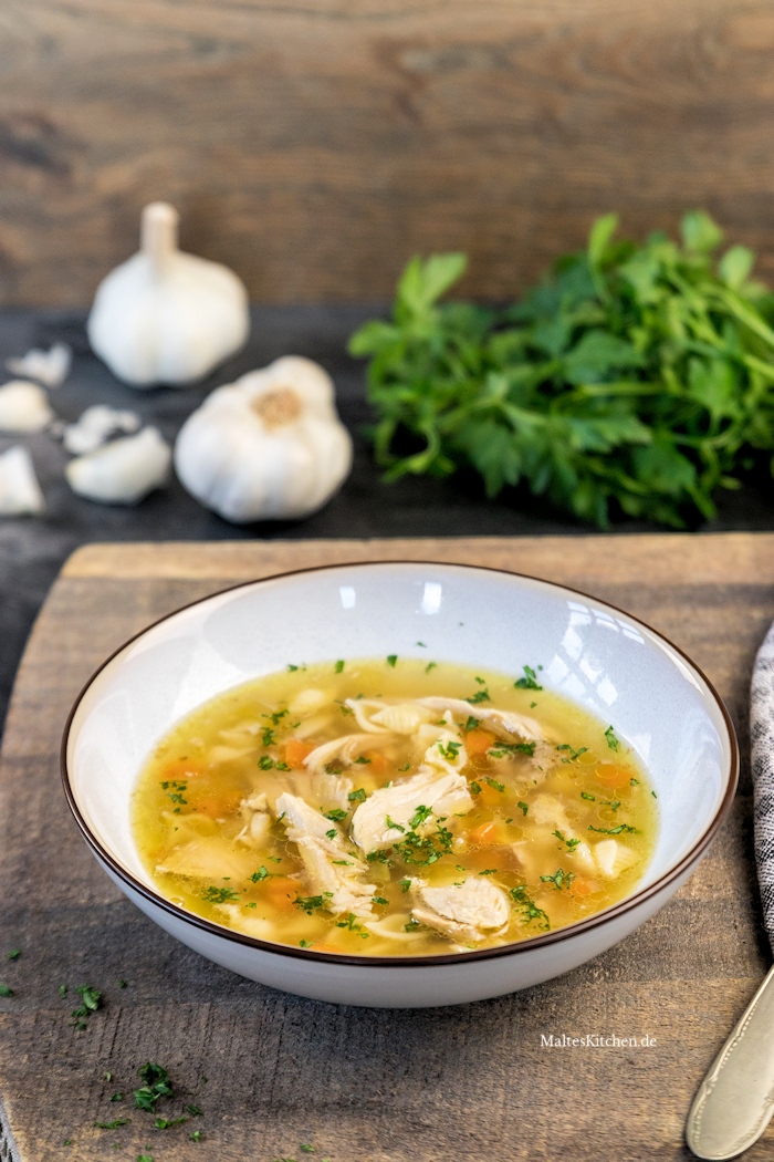 Leckere Hühnersuppe mit Nudeln