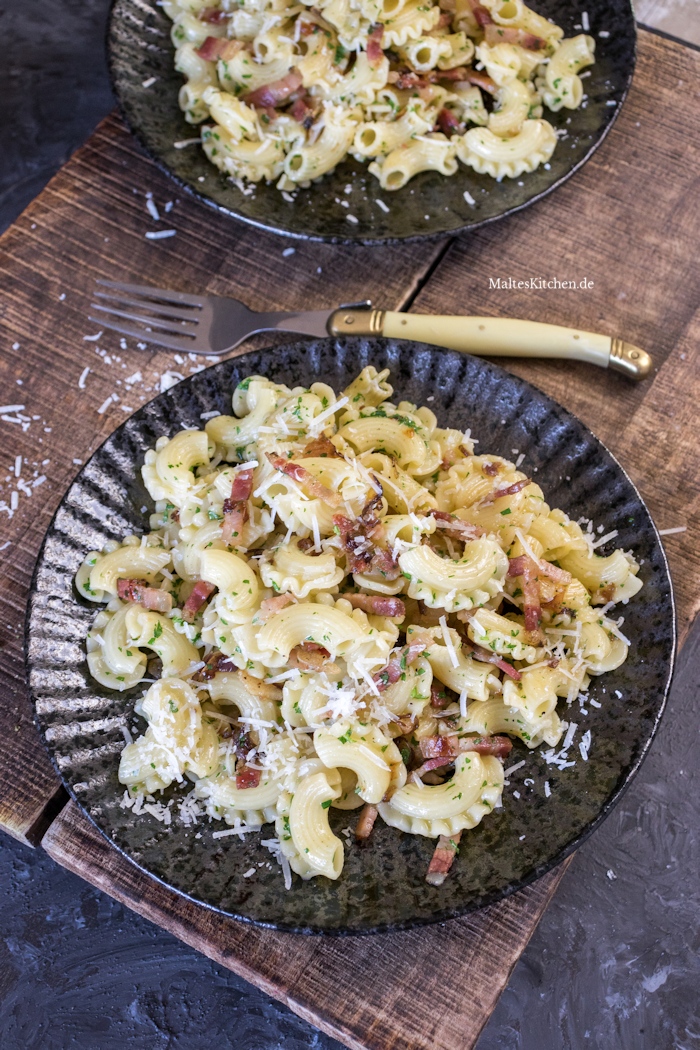 Schnell Pasta Variante mit Speck und Zwiebeln