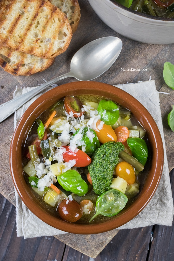 Frühlingshafte Minestrone