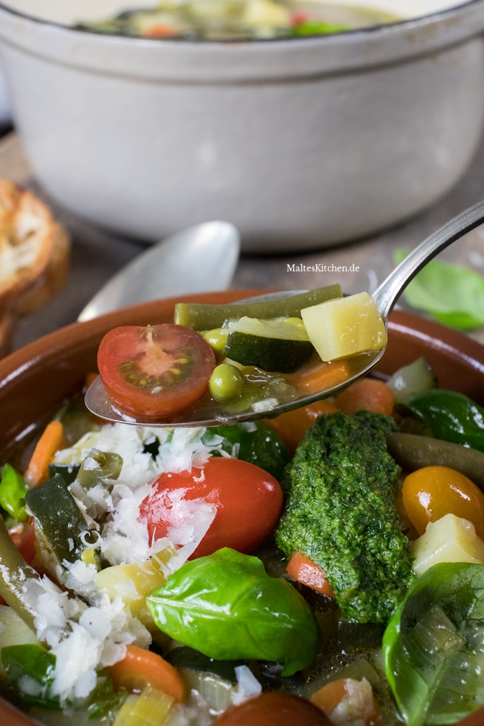 Super leckere Gemüsesuppe mit Salsa Verde