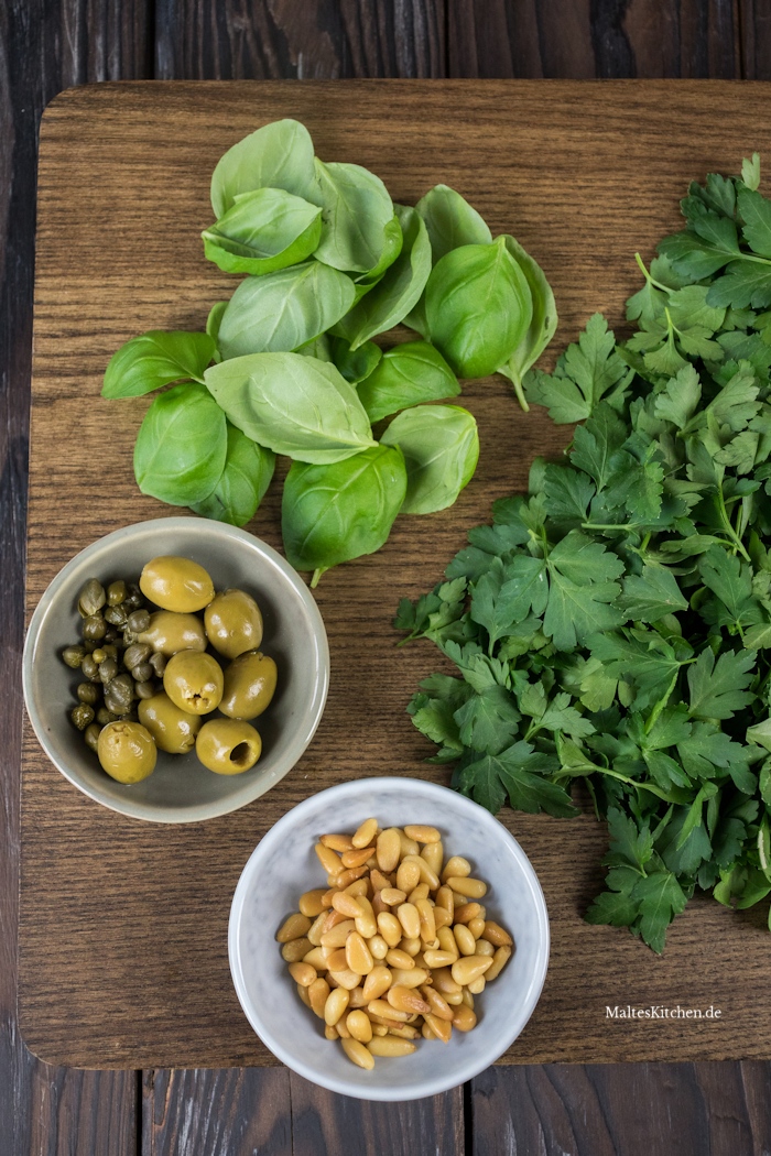 Zutaten der Salsa Verde