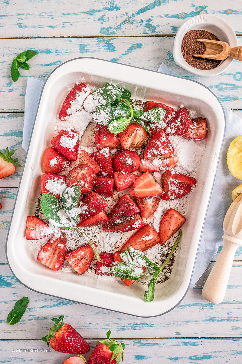 Saftige gebackenen Erdbeeren aus dem Ofen